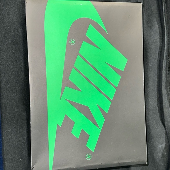 Air Jordan 1 High OG “ Lucky Green”   2023 - Picture 15 of 16